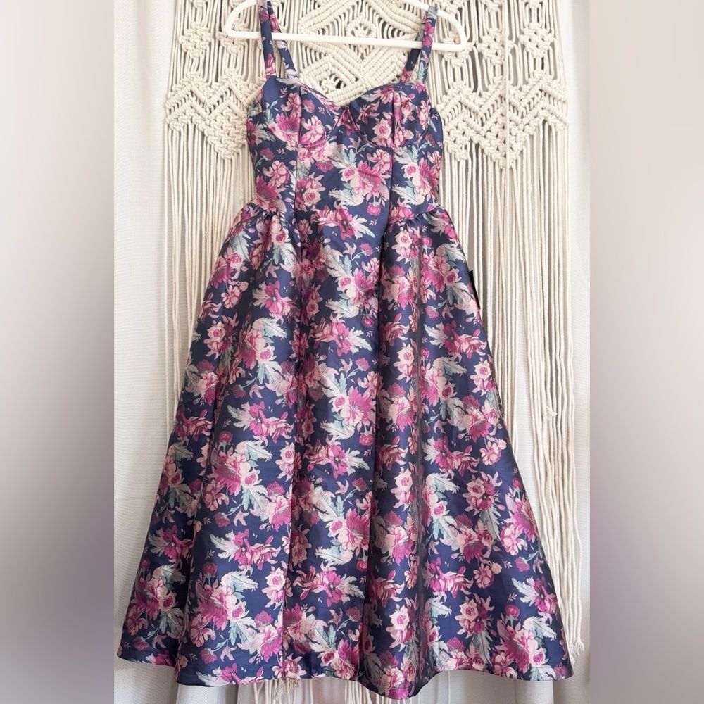 Lulus Attractive Essence Navy Floral Jacquard Midi Dress NWT Size M